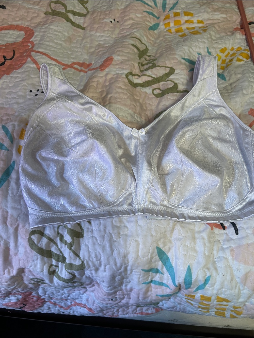 Just My Size White Non-Wired Full Coverage Bra with Subtle Jacquard